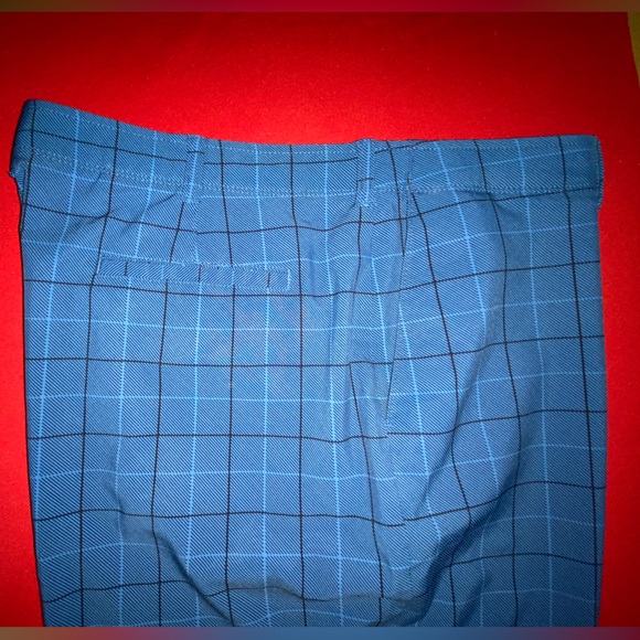 Men’s Golf Shorts - Picture 2 of 3